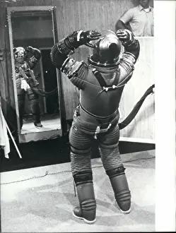 Latex: Astronaut - Comets - NASA - Space - Spacecraft - UFOs