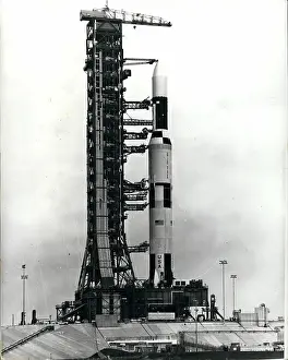 Weigh: Astronaut - Comets - NASA - Space - Spacecraft - UFOs