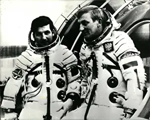 Miroslav: Astronaut - Comets - NASA - Space - Spacecraft - UFOs