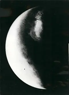 Rotates: Astronaut - Comets - NASA - Space - Spacecraft - UFOs