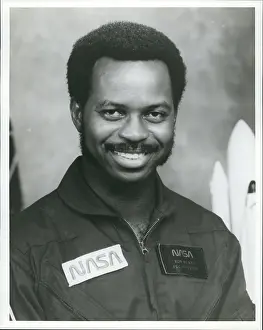 Orbiter: Astronaut - Comets - NASA - Space - Spacecraft - UFOs