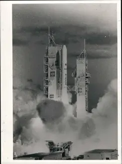 Technicians: Astronaut - Comets - NASA - Space - Spacecraft - UFOs