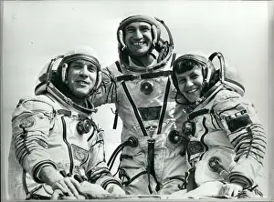 Walked: Astronaut - Comets - NASA - Space - Spacecraft - UFOs