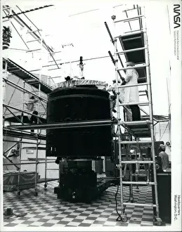 Laboratories: Astronaut - Comets - NASA - Space - Spacecraft - UFOs