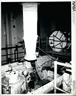 Identify: Astronaut - Comets - NASA - Space - Spacecraft - UFOs