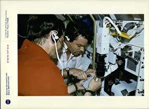 Inflight: Astronaut - Comets - NASA - Space - Spacecraft - UFOs
