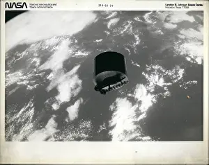 Moments: Astronaut - Comets - NASA - Space - Spacecraft - UFOs