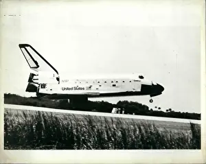 Touchdown: Astronaut - Comets - NASA - Space - Spacecraft - UFOs