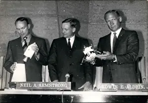 Aldrin: Astronaut - Comets - NASA - Space - Spacecraft - UFOs
