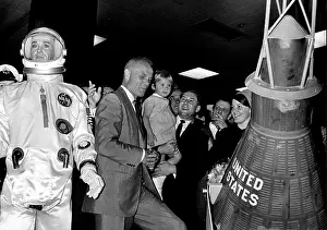 Bruxelles: Astronaut, Pilot John Glenn 1921 -