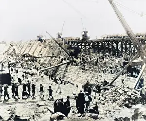 Sluices: Aswan Dam construction