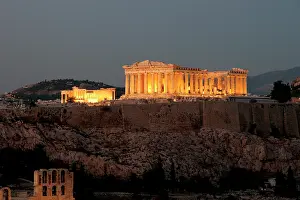 Parthenon: Athens. Panoramic view of the Acropolis at night