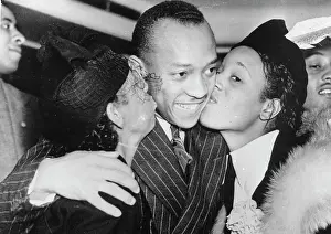 Salutations: The athlete Jesse Owens is greeted upon