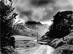 Langdale: ATMOSPHERIC SCENE