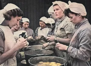 Saucepans: ATS women learning to cook, 1939