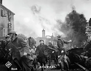 Filmstill: Attack of German Stukas on French troops, 1940