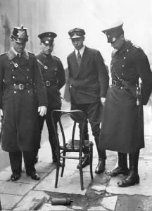 Improvised: Attack on an SA venue in Hamburg, 1933