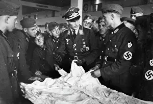 Explains: Attendance of the RAD at the parachute school in Stendal