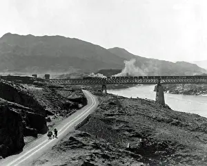 Indus: Attock Bridge over the River Indus, Pakistan