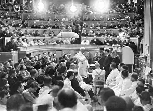 Retirement: August Bier in a lecture at the university hospital, 1932