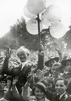 Piccard: Auguste Piccard at a children's party