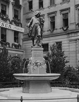 Reminiscent: Augustin fountain in Vienna, 1908