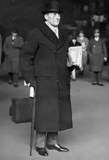 Austen: Austen Chamberlain in Victoria Station, 1929