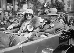 Austen: Austen Chamberlain with his wife, 1929
