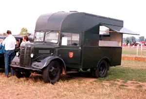 Lorry: Austin K2 Naafi Wagon GGX 765