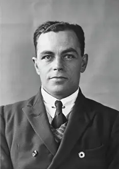 Hinkler: Australian Born Test-Pilot Bert Hinkler
