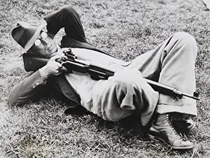 Bisley: Australian rifleman shoots with one arm
