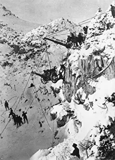 Precarious: Austrian artillery troops in the Alps, WW1