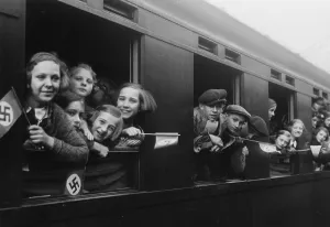 Kindergarten: Austrian children traveling to Germany