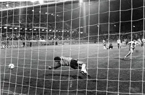 Shootout: Austrian football cup final. The decisive penalty