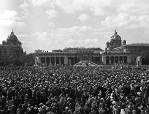 Pontifical: Austrian Katholikentag (Catholics Day). Pontifical
