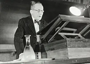 Schrdinger: Austrian physicist Erwin Schrodinger in his inaugural le