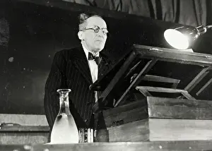 Schrdinger: Austrian physicist Erwin Schrodinger in his inaugural le