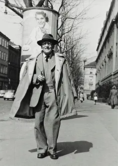 Schrdinger: Austrian physicist Erwin Schrodinger in Vienna. March or