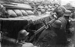Breaks: Austrian soldiers during one of the battles of Isonzo, 1917