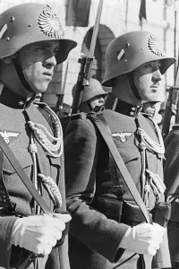 Reichsadler: Austrian soldiers with the imperial eagle, 1938
