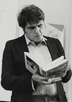Dieter: The Austrian writer Peter Turrini with the book Der wei