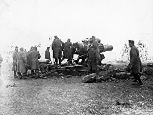 Emplacement: Austro-Hungarian soldiers load a mortar, 1915