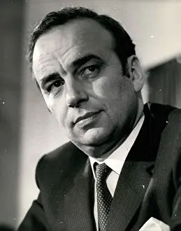 Murdoch: Author - Book Reviewers - Columnist - Editors