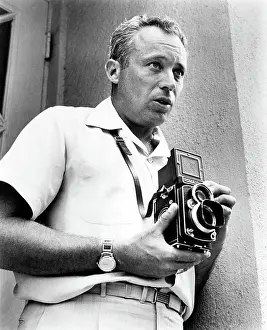 Schol09: Author LEON URIS turns photographer during ?