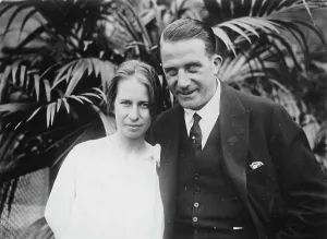 Fianc E: The auto racing driver Clarenore Stinnes