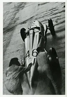 Pushing: Auto-Union racing car restarting after a pitstop