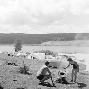 Havelka: Autocamp - camping - cooking meal - camp fire