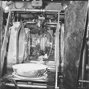 Ctk Photobank: Automatic machine RORANT BB2, bottle