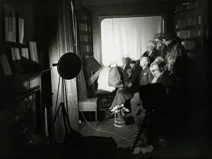 Sitters: Automatic photograph of sitters and Rudi Schneider at s?ance