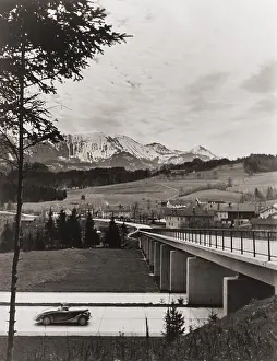 Usz62: Automobile approaching overpass on the German ?